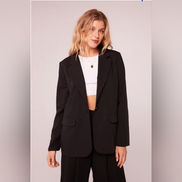 Band of the Free Jackets & Blazers - BAND OF THE FREE- $120  JACKIE BLACK BUTTON UP BLAZER- NWT